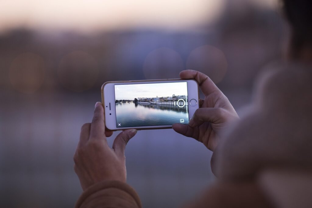 iPhone Photography tips for creative digital nomads Zen and Bae.